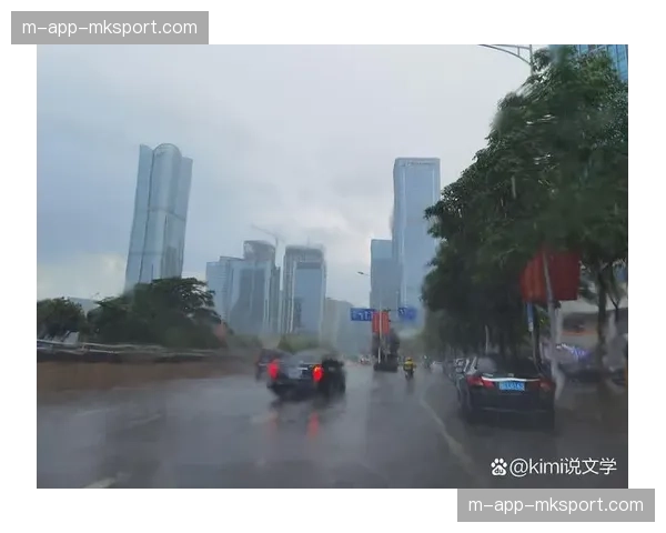 法网赛场惊现无人机干扰,比赛被迫中断十五分钟